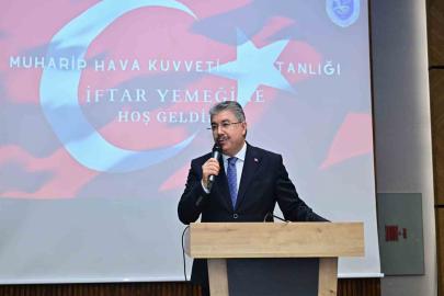 Vali Yılmaz: "Aziz şehitlerimizi ve kahraman gazilerimizi hiçbir zaman unutmayacağız"