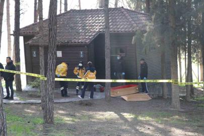 Yaşlı adam parkın lavabosunda ölü olarak bulundu