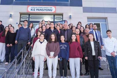 Yılmaz, gençlerle iftar sofrasında buluştu