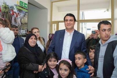 Yılmaz’dan kadın ve çocuklara anlamlı ziyaret
