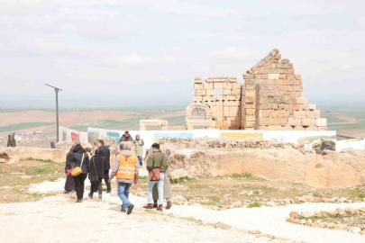 Zerzevan Kalesi yağışlı havaya rağmen bayramda 13 bin kişi ağırladı