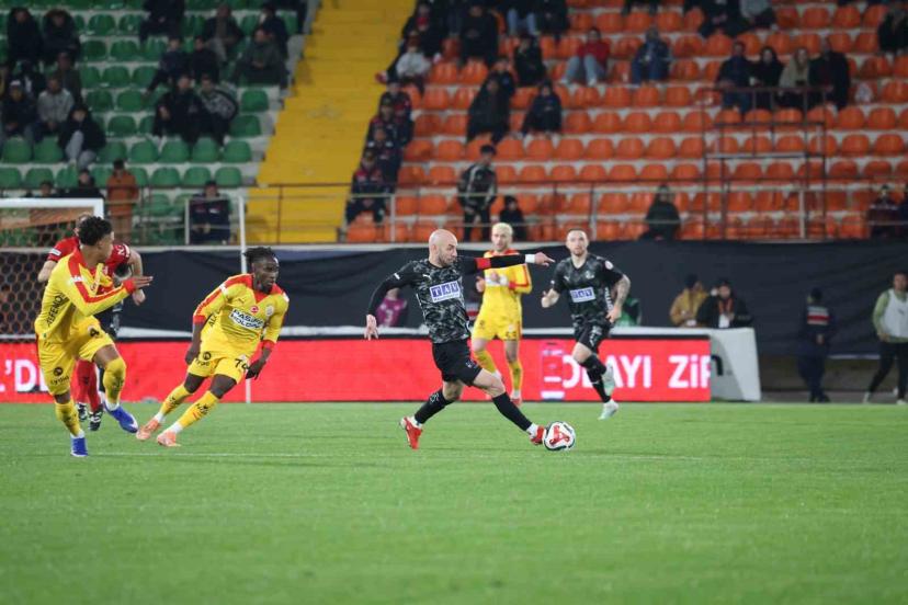 Ziraat Türkiye Kupası: Corendon Alanyaspor: 1 - Galatasaray: 2 (Maç sonucu)