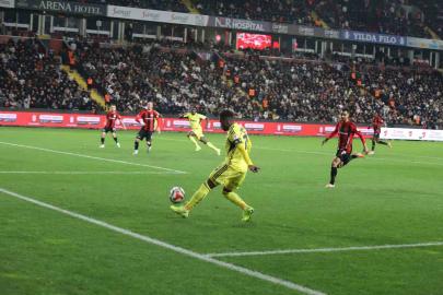 Ziraat Türkiye Kupası: Gaziantep FK: 0 - Fenerbahçe: 1 (İlk yarı)