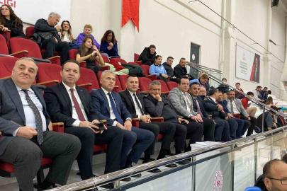 Zonguldak’ta raketler şampiyonluk için parkeye çıktı; 34 ilden 200 sporcu Kozlu’da