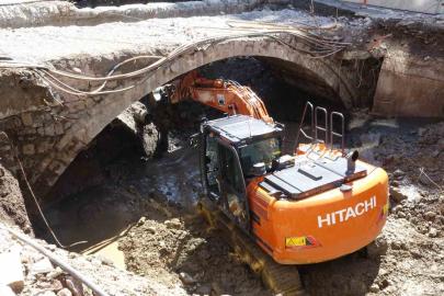 200 yıllık tarihi kemer köprü yol yapımı çalışmasında gün yüzüne çıktı