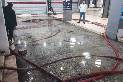 Adana’da iş hanını 27 yıldır su basıyor