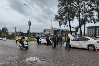 Adıyaman’da dört araç bir birine girdi
