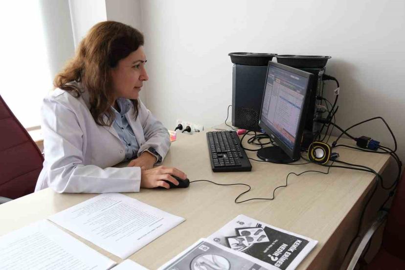 "Ağrı Tedavisinde Bitkisel Yaklaşımlar" kitabı raflarda