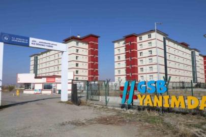 Ağrı’da yurtta tahliye edilen binadaki kokunun nedeni biber gazı çıktı