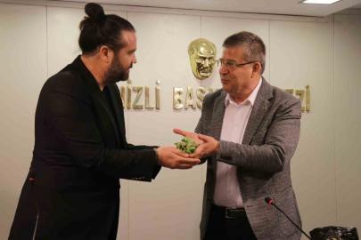 AK Parti İl Başkanı Subaşıoğlu; "Siyasilerin toplumla kurduğu en güçlü köprü basındır"