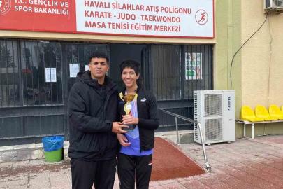 Aliağa’nın özel sporcularından çifte şampiyonluk