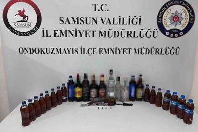 Alkollü sürücünün aracından sahte içki çıktı