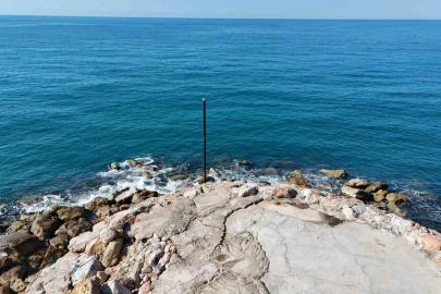 Ambulans kapatılan yol sebebiyle olay yerine ulaşamadı, kalp krizi geçiren vatandaş botla kurtarıldı