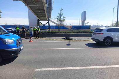 Ankara’da üst geçitten düşen işçiyi otomobil ezdi