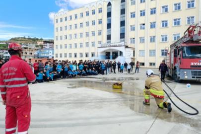 Antakya’da öğrencilere yangın eğitimi verildi