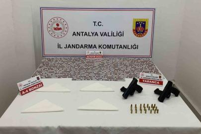 Antalya’da 528 bin kullanımlık uyuşturucu madde ele geçirildi