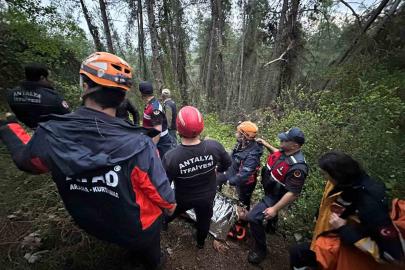 Antalya’da 80 metrelik uçuruma yuvarlanan adam yaralı olarak kurtarıldı