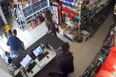 Antalya’da depremi fark edince sokağa fırladılar