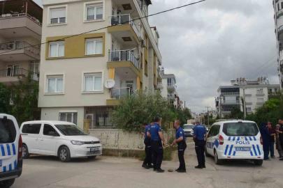 Aracın anahtarını vermeyen annesine sinirlenince eve pompalı tüfekle ateş açtı