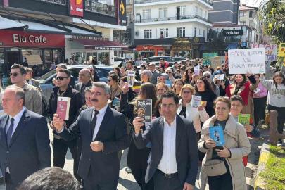 Arhavi’de "Kitap Yolu" yürüyüşü