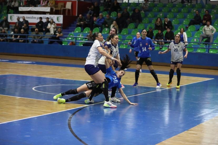 Armada Praxis Yalıkavakspor, İstanbul deplasmanından galibiyetle döndü