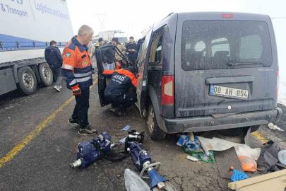 Artvin’de sis ve hatalı sollama kazaya neden oldu: 2 yaralı