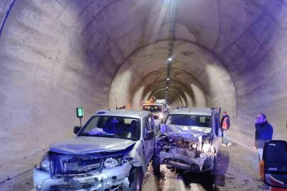 Artvin’de tünelde kaza: 7 yaralı