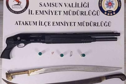 Atakum’da ruhsatsız silah ve kılıç ele geçirildi