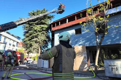 Avcılar’da metruk binada yangın