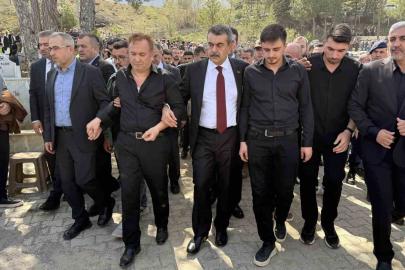 Ayla öğretmenin eşi: "Gurur duyuyorum, buraya ev yaptıracaktık, cenazesi geldi"