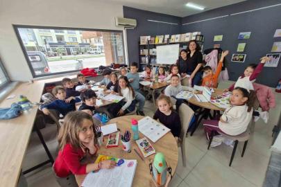 Ayvalık Belediyesi’nin resim atölyelerine yoğun ilgi