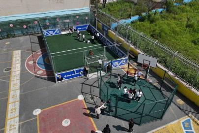 Bağcılar Belediyesi, ilçeyi spor sahalarıyla donatıyor