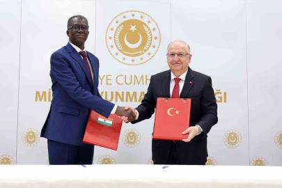 Bakan Güler, Nijer Savunma Bakanı Mody’i askeri törenle karşıladı