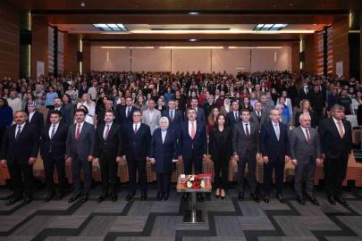 Bakan Tekin: "Bizim eğitim felsefemizde hiçbir öğrencimizi sistemin dışında, ilginin uzağında bırakmak yok"