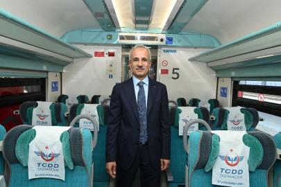 Bakan Uraloğlu: "Ankara-Sivas hattımız ile açıldığı günden bu yana 2 milyon 356 bin 815 yolcumuza hizmet verdik"