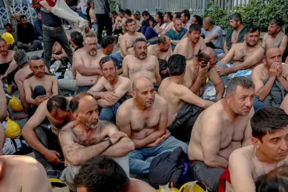 Bakanlık önünde açlık grevi yapan madenciler gözaltına alındı