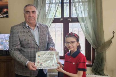 Bandırma’da kütüphane haftasında örnek öğrencilere ödül