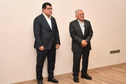 Başkan Büyükkılıç’tan zorlu maç öncesi Kayserispor’a ‘moral’ ziyareti