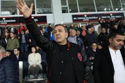 Başkan Dere: "Umutsuzluğa kapılmak ya da geri adım atmak yok"