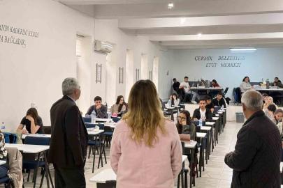 Başkan Karamehmetoğlu gençlerle bir araya geldi