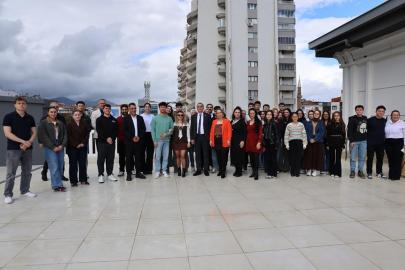 Başkan Şimşek, YKS’ye hazırlanan gençlerle kahvaltıda buluştu