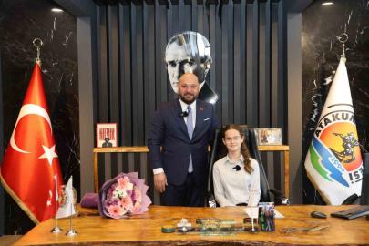 Başkan Türkel, makam koltuğunu Melis Neva Aydın’a bıraktı