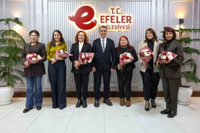 Başkan Yetişkin’den kadın meclis üyelerine anlamlı davranış