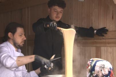 Başkentte Trabzon Günleri: Şenol Güneş ve Tolga Zengin vatandaşlarla buluştu