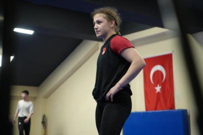 Bayburtlu milli güreşçi Akkuş Avrupa üçüncüsü oldu