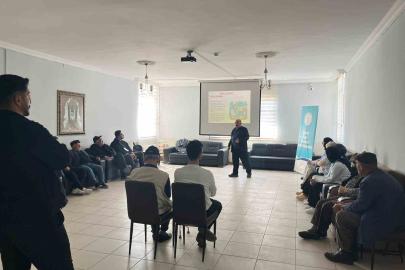 Bayburt’ta huzurevi sakinlerine akılcı ilaç kullanımı anlatıldı