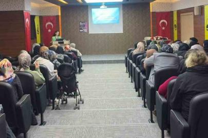 Bayburt’ta kadınlara ‘Sağlıklı Menopoz Eğitimi’ verildi