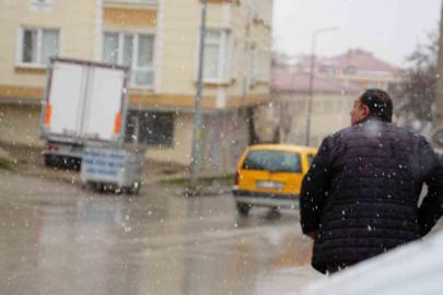Bayburt’ta kar sürprizi: Kış yeniden yüzünü gösterdi