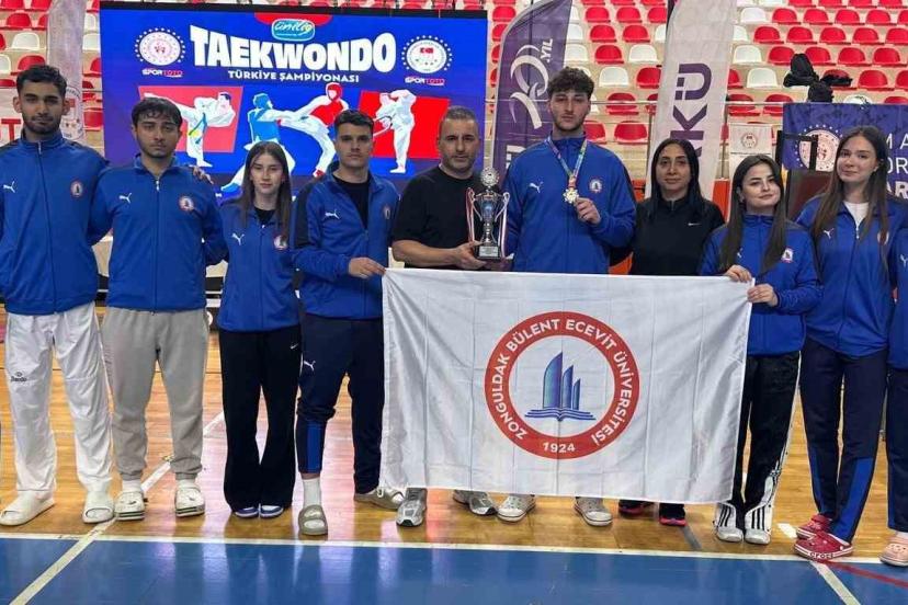 BEUN, Tekvando Şampiyonası’ndan Altın Madalya ve 3’üncülük kupası ile döndü