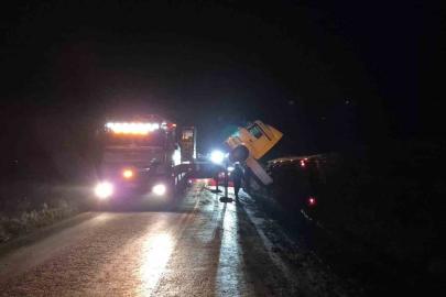Bilecik’te devrilen tır trafiği olumsuz etkiledi